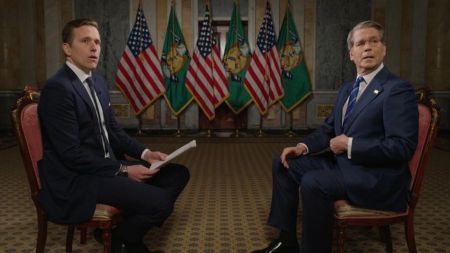 美国财政部长在直播采访中被召入白宫战情室 透露对伊军事行动进展