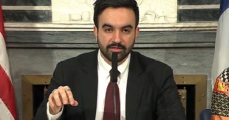 纽约市议会员工被裁定遣返市长与联邦机构就移民执法发生冲突