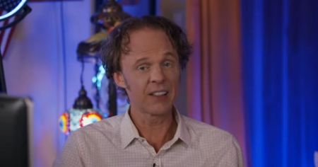 美国飞碟研究人士大卫&middot;威尔科克死亡事件与科学家失踪调查引发关注